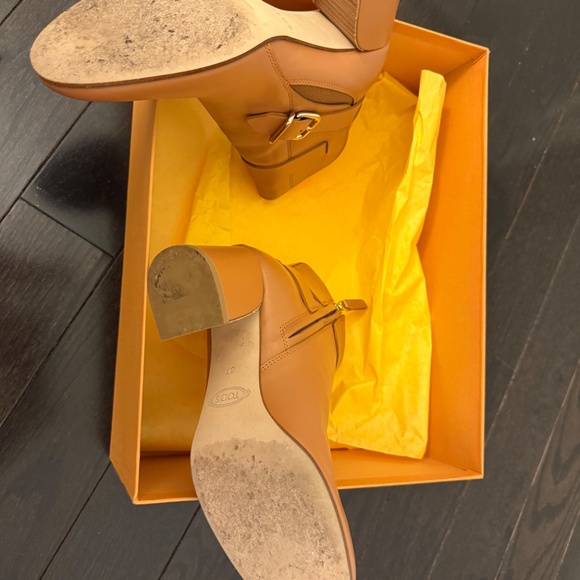 Tod’s Ankle Leather Boots with Crossed Straps and Bickles, Camel, Size 37 - Picture 5 of 6
